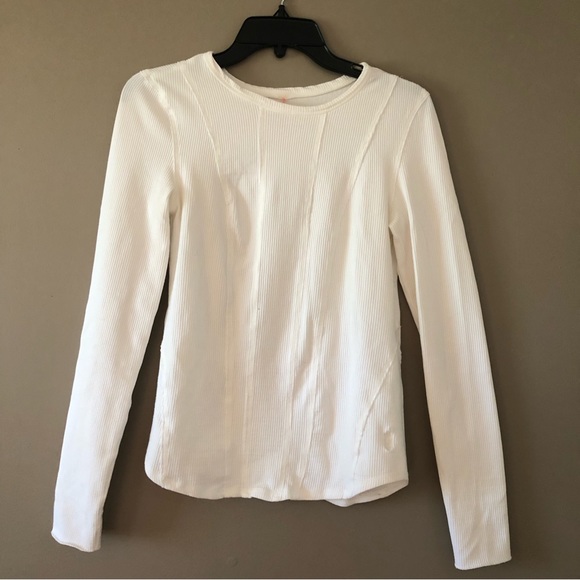 Free People Movement Into It Layer Top. Size M - Picture 6 of 12